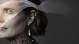 <em>Downton Abbey</em> Star Elizabeth McGovern Returns to Broadway