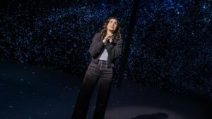 Idina Menzel Extends Broadway Run in <i>Redwood</i>